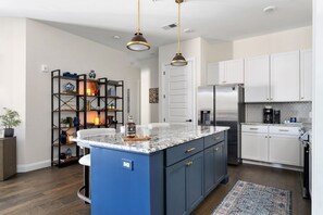 Fridge, microwave, oven, stovetop - Short North Penthouse | Free Parking | No Steps! (Columbus)