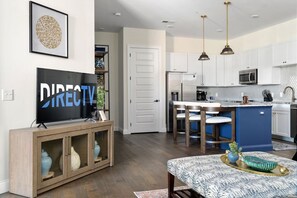 Interior - Short North Penthouse | Free Parking | No Steps! (Columbus)