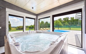 Interior - Amazing home in Koprivnica with sauna (Koprivnica)
