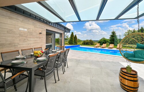 Cozy home in Koprivnica with WiFi