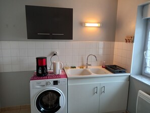 Mikroaaltouuni, uuni, liesi