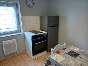 Mikroaaltouuni, uuni, liesi