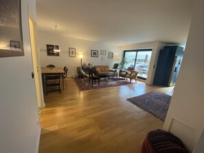 Living area - Appartement Parisien Familial - au Calme et Proche du Parc des Expositions ! (Paris)