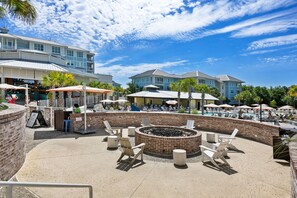 Property grounds - Oceanfront 3 BR | Balcony, Pool & Beach Access (Isle of Palms)