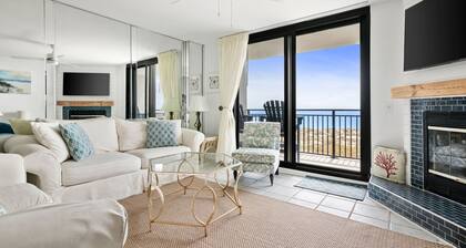 Oceanfront 3 BR | Balcony, Pool & Beach Access