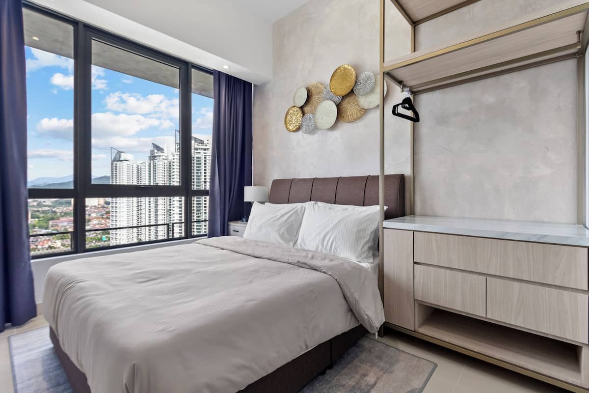 Deluxe Single Room, City View | Langsir/tirai gelap terus, seterika/papan seterika, Wi-fi percuma