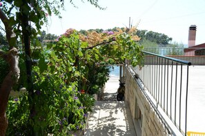 Apartamento (Standard Two Bedroom Apartment) | Fachada