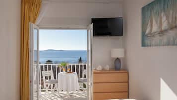 Apartment (Apartments Blažević - Two Bedroom A) | 5 bedrooms, cribs/infant beds, free WiFi