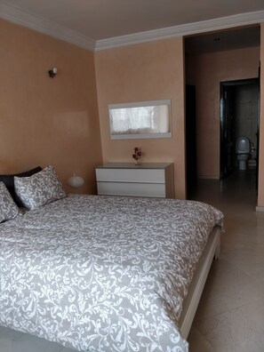 3 Schlafzimmer, Bügeleisen/Bügelbrett, WLAN, Bettwäsche