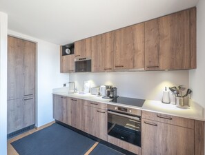 Køleskab, mikrobølgeovn, ovn, opvaskemaskine