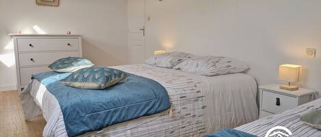 3 habitaciones, wifi gratis y ropa de cama