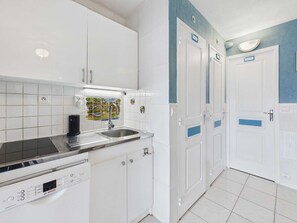 Refrigerador, microondas, parrilla de estufa y lavavajillas 