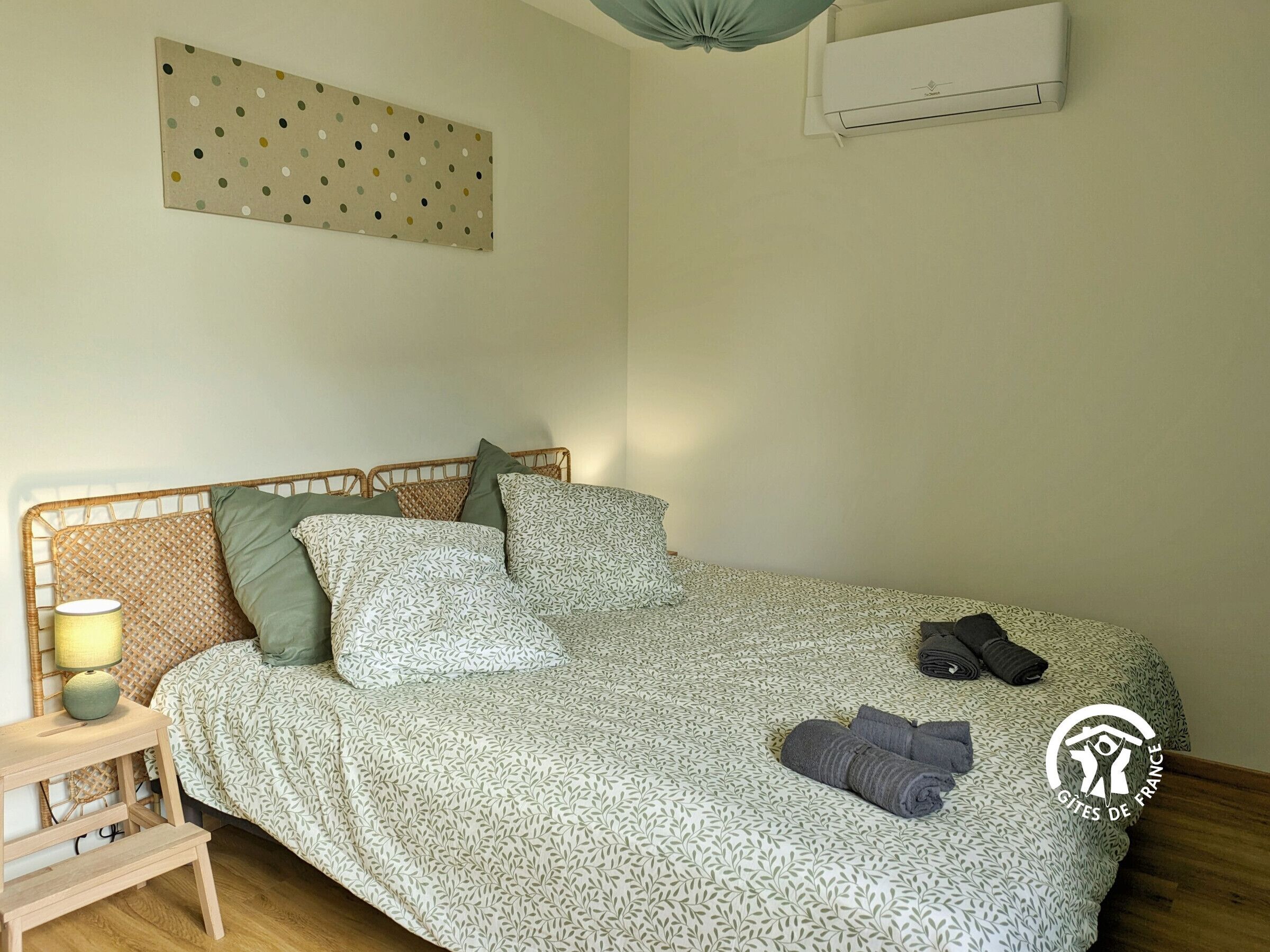 2 quartos, Wi-Fi de cortesia, roupa de cama
