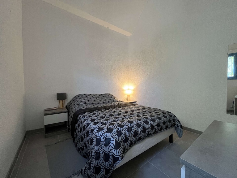 Apartment With Parking In Gruissan, 4 Beds, Near The Beach - Gruissan