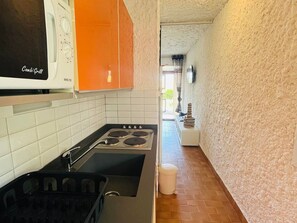 Microonde, lavastoviglie, macchina per tè/caffè, tostapane