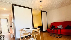 Dining - Seaside Studio with Terrace - 4 Guests, 1 Km to Beach, Parking Included (Lumio)