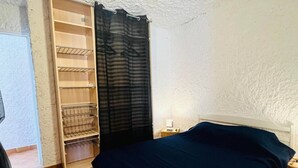 Bed sheets - Seaside Studio with Terrace - 4 Guests, 1 Km to Beach, Parking Included (Lumio)