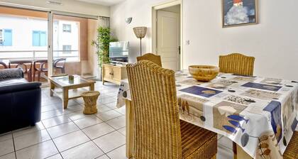 Spacious Central Arcachon T3 Apartment with Loggia, A/C, and Parking - 400m from the Beach!