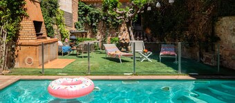 Charming Central Village Home in Palamós with Pool, Garden, and BBQ, 200m from Beach