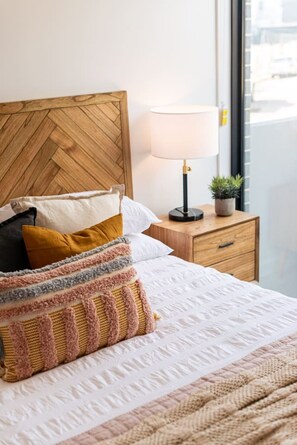 1 soveværelse, skrivebord, strygejern/strygebræt, weekendseng