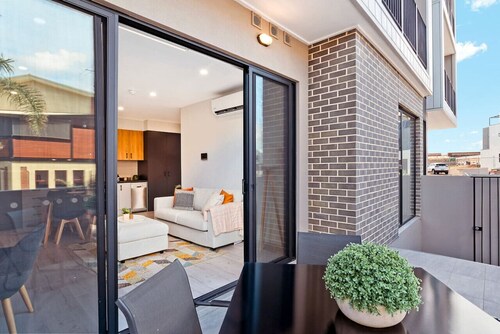 Jewel on Jubilee  - New 1 Bed Apt with Parking