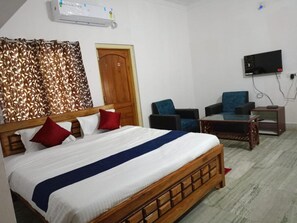Deluxe Quadruple Room - Goroomgo Madison Homestay Bhubaneswar (Bhubaneshwar)