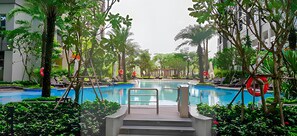 Outdoor pool - Landmark 81 - Sun Megalight Apartment (Ho Chi Minh City)