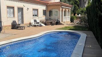 Piscine extérieure, piscine chauffée