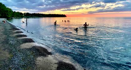 Oak Cottage - Lakefront cottage located in Sodus, NY, with full amenities.