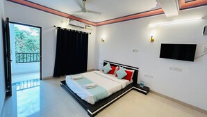 Deluxe Double Room, Balcony, Pool View - Aurelia Heaven Retreat (Arambol)