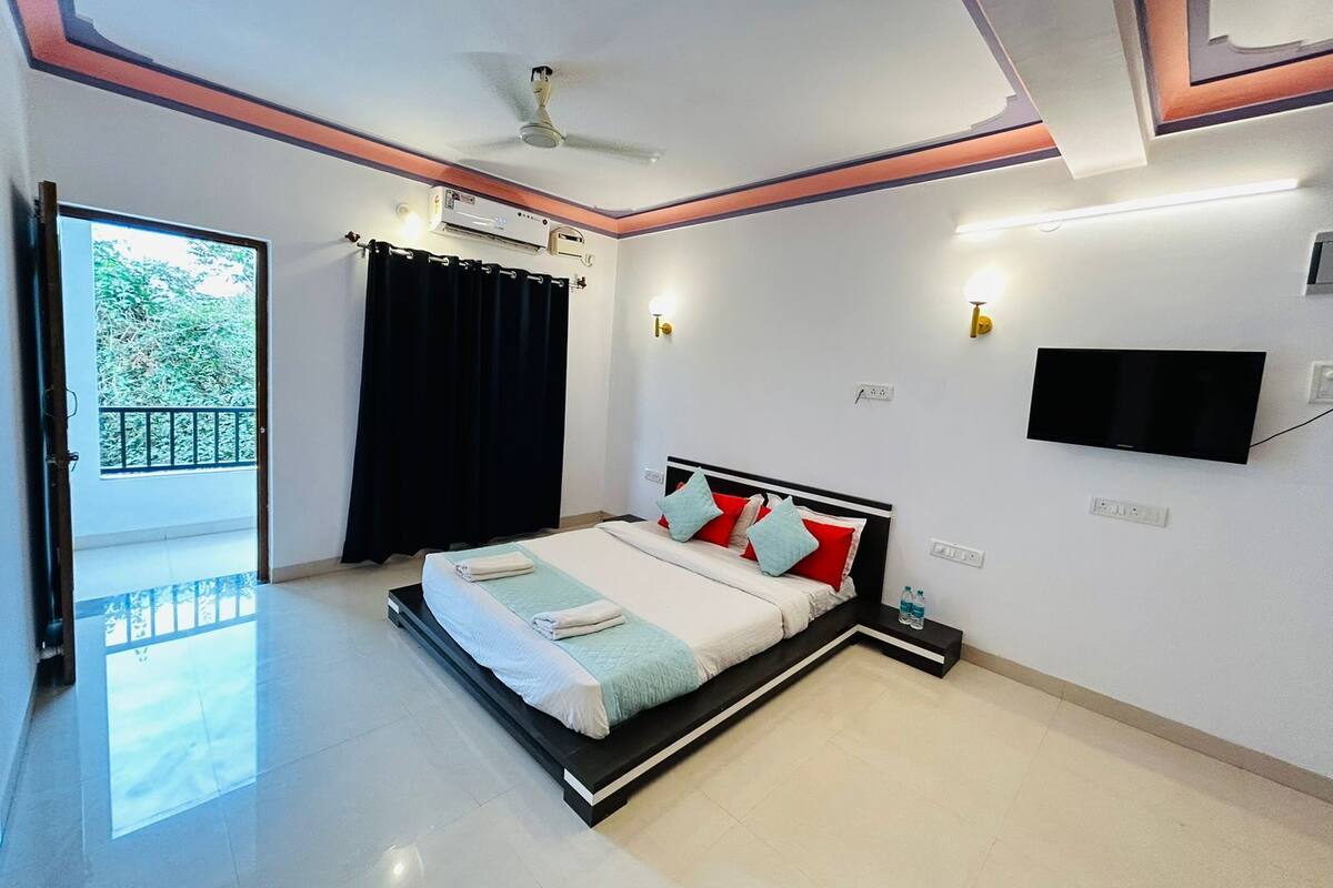 Chambre Deluxe double, balcon, vue sur la piscine