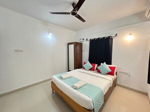 デラックス ダブルルーム バルコニー プールビュー