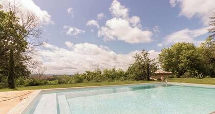 Chambre d'hÎtes La Clef des Champs - Piscine - Vue - Cuisine et Salon Privés