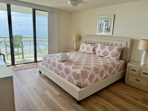 3 bedrooms, free WiFi, bed sheets - New! New!! Direct Oceanfront! 14th Floor! Two Kings/Two Twins-Best on the Beach! (Myrtle Beach)