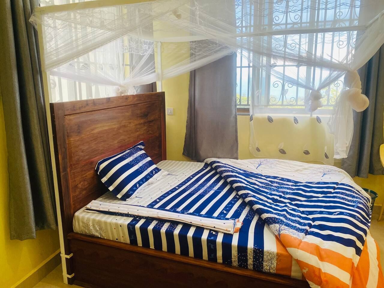Classic Double Room, Balcony, Lake View | Desk, laptop workspace, blackout drapes, iron/ironing board