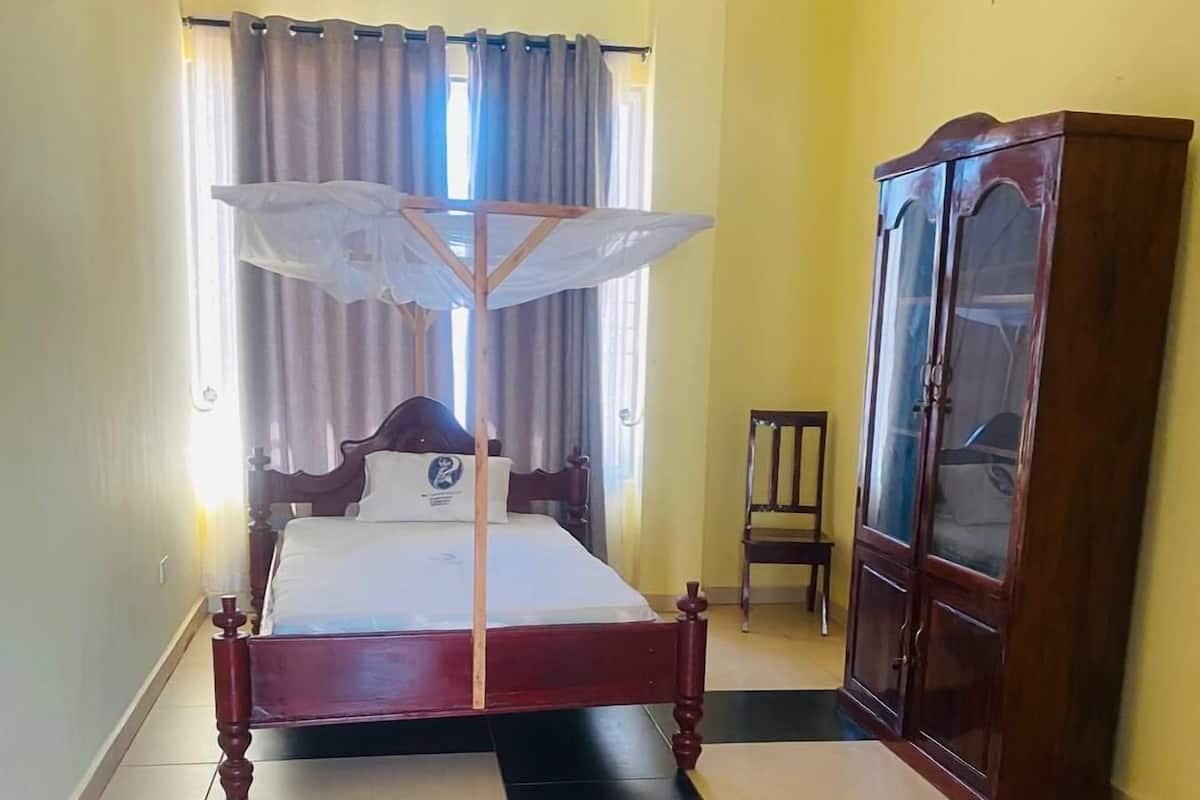 Family Twin Room, Balcony, Lake View | Desk, laptop workspace, blackout curtains