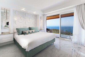 5 bedrooms, in-room safe, iron/ironing board, WiFi