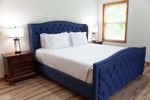 5 habitaciones, tabla de planchar con plancha, cuna de viaje y wifi 