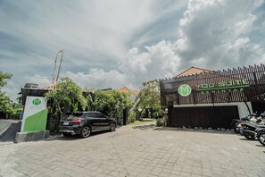 Mặt tiền nơi lưu trú