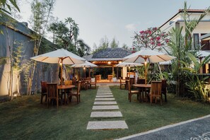 Restaurant - You Suite Seminyak (Legian)