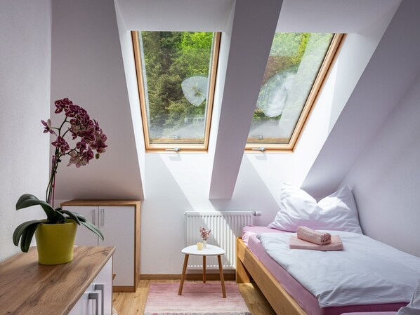 1 habitación, escritorio y internet