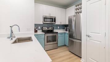 Refrigerador y comedor