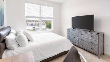 1 habitación, escritorio, tabla de planchar con plancha y wifi