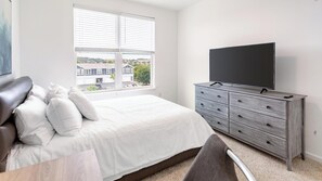 1 habitación, escritorio, tabla de planchar con plancha y wifi