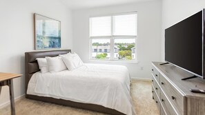 1 bedroom, desk, iron/ironing board, WiFi - Landing | Incredible 1BD, Yoga Studio, Gym (Savannah)