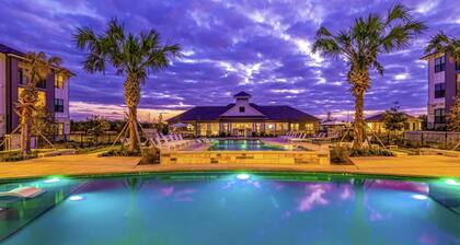 Landing | Spectacular 1BD, Gym, Clubhouse