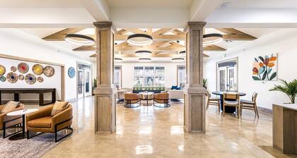 Landing | Spectacular 1BD, Gym, Courtyard