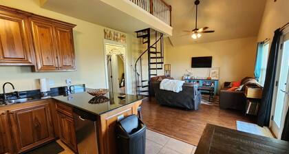 Blue Water Villa H - Beach Access - Island Realty