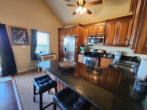 Fridge, microwave, oven, stovetop - Blue Water Villa H - Beach Access - Island Realty (Grand Isle)