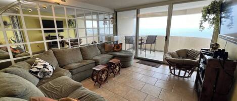 Fernseher, Stereoanlage